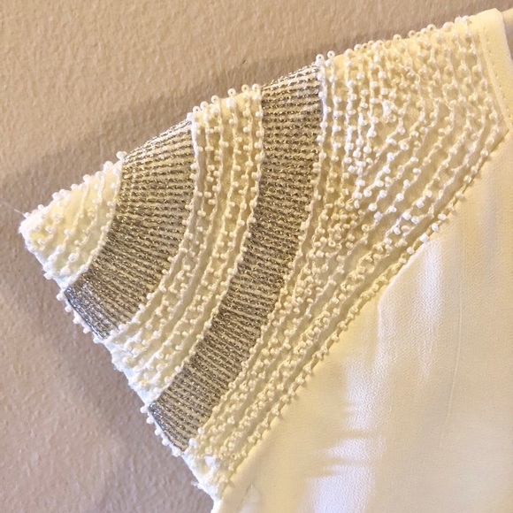 FRANCESCA’S Cream Top - Picture 2 of 3